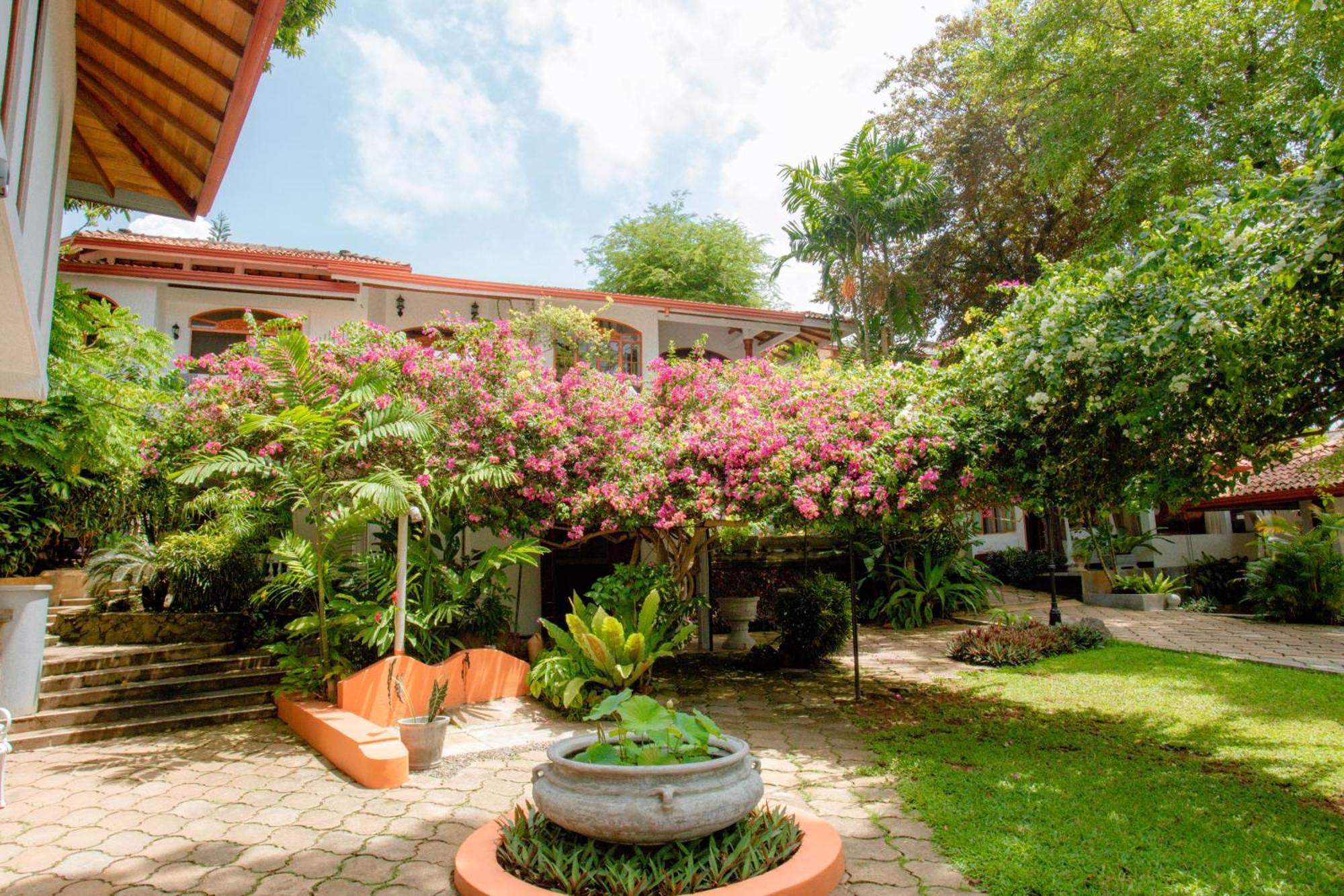 Ayubowan Swiss Lanka Bungalow Resort 本托塔 外观 照片